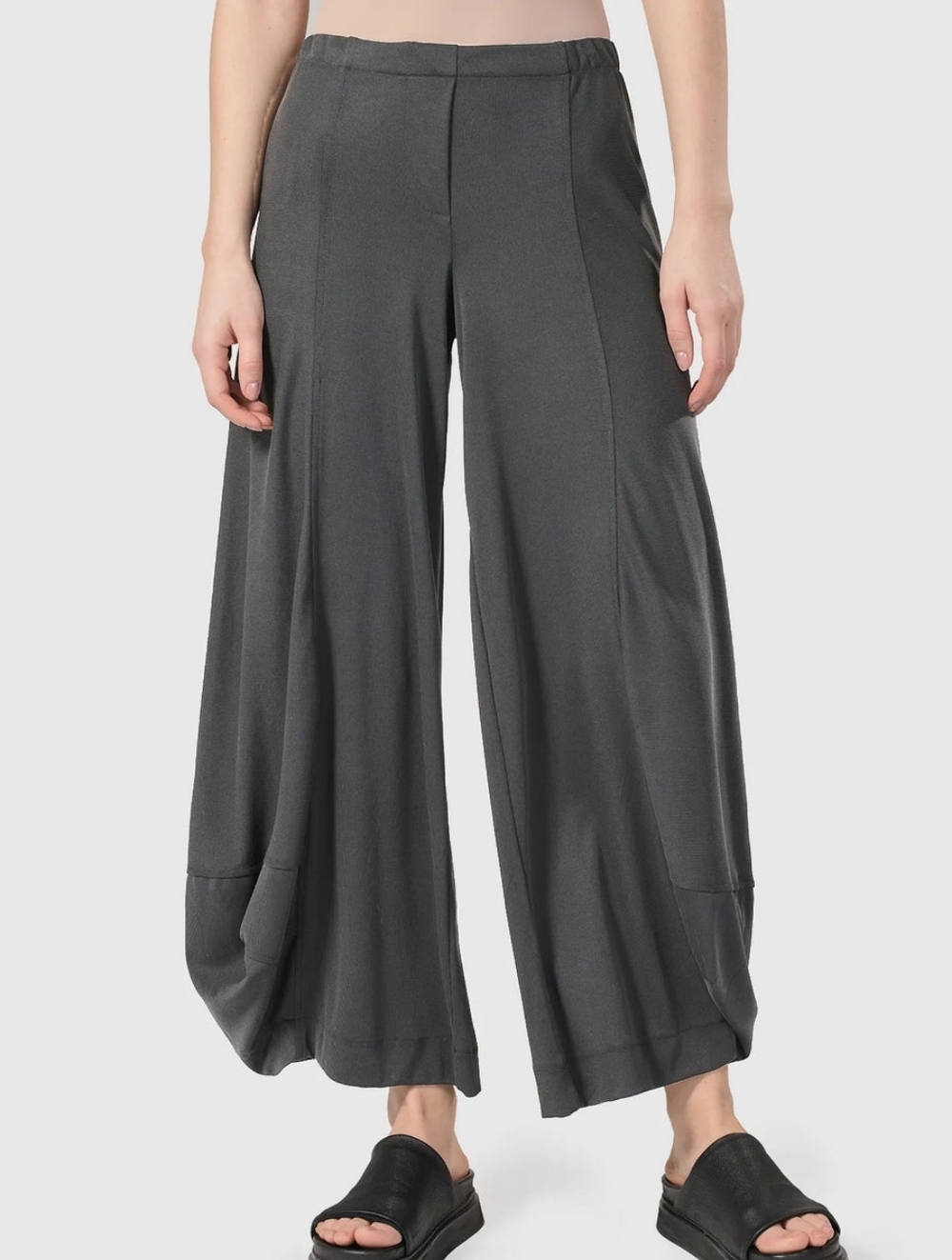 Alembika Women's Wide-Leg Ribbed Palazzo Pants in Charcoal - Picture 8 of 17